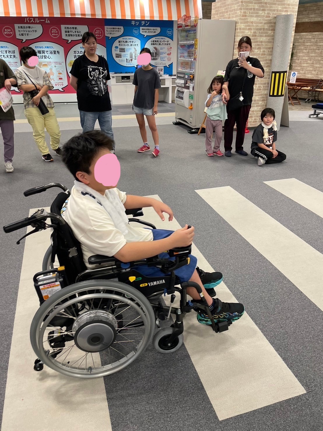 大阪市浪速区の放課後等デイサービスオハナピース大阪日本橋の大阪市ATCエイジレスセンターへおでかけ